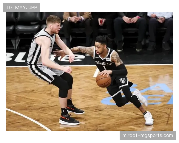 马刺团队篮球体系成熟，八人得分上双展现恐怖进攻深度